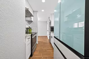 10254 Sunwood Dr, Houston, TX 77041 - Photo 9