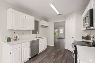 714 Regency Ct, Friendswood, TX 77546 - Photo 5