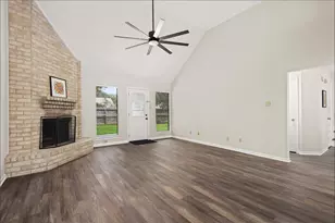 714 Regency Ct, Friendswood, TX 77546 - Photo 9