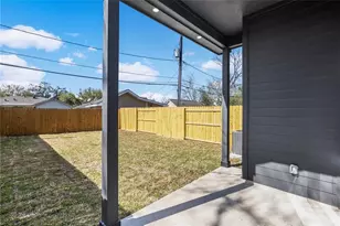 7330 St Lo Rd, Houston, TX 77033 - Photo 23