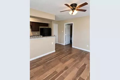 704 Ave B #5, La Marque, TX 77568 - Photo 3