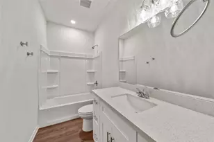 708 W Dallas St, Conroe, TX 77301 - Photo 17