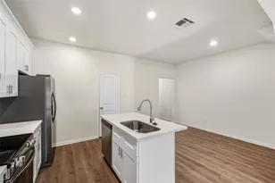 708 W Dallas St, Conroe, TX 77301 - Photo 7