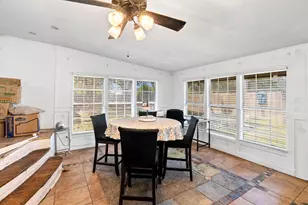 324 Woodlawn St, Sinton, TX 78387 - Photo 11