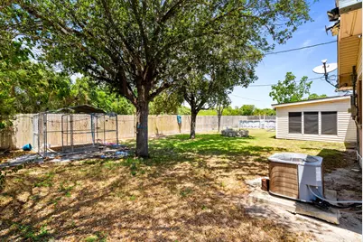 324 Woodlawn Street, Sinton, TX 78387 - Photo 29