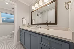 10606 Riverview Dr, Houston, TX 77042 - Photo 9