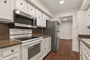 482 N Post Oak Ln, Houston, TX 77024 - Photo 9