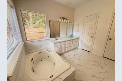 14527 Circlewood Way, Houston, TX 77062 - Photo 13