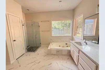 14527 Circlewood Way, Houston, TX 77062 - Photo 15