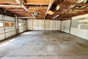 100 W Stockbridge St, Eagle Lake, TX 77434 - Photo 49