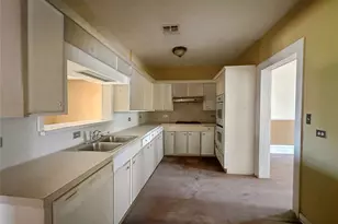 100 W Stockbridge St, Eagle Lake, TX 77434 - Photo 13