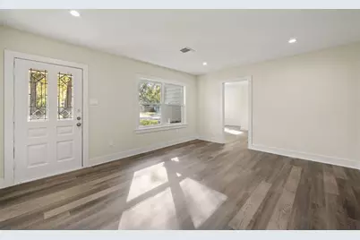 1034 W 43rd Street, Houston, TX 77018 - Photo 5