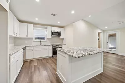 1034 W 43rd Street, Houston, TX 77018 - Photo 13
