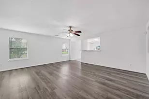 13426 Sanderford Ln, Houston, TX 77083 - Photo 11