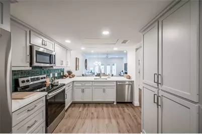 14723 Barryknoll Lane #107, Houston, TX 77079 - Photo 7