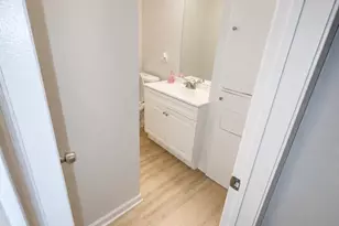 244 Deerfield St, Houston, TX 77022 - Photo 11