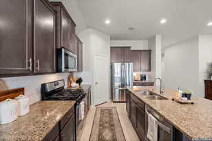 20104 Crystal Falls Ct, Montgomery, TX 77316 - Photo 11