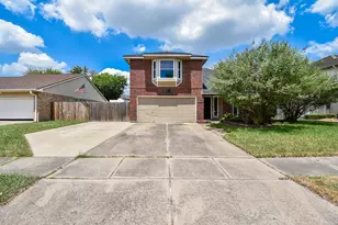 1201 Wildwood Dr, Deer Park, TX 77536 - Photo 1