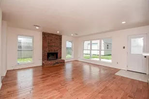 1201 Wildwood Dr, Deer Park, TX 77536 - Photo 9