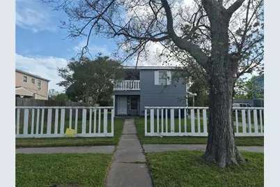 1135 5th Ave N, Texas City, TX 77590 - Photo 1