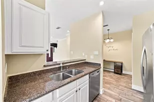 736 Country Pl Dr, Houston, TX 77079 - Photo 13