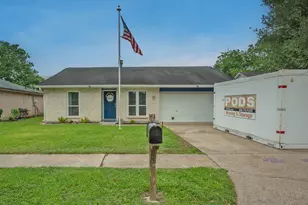 10 Wagon Ln Loop, Angleton, TX 77515 - Photo 3
