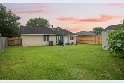10 Wagon Lane Loop, Angleton, TX 77515 - Photo 31