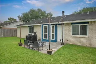 10 Wagon Ln Loop, Angleton, TX 77515 - Photo 29