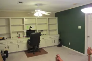 1914 20th St, Huntsville, TX 77340 - Photo 17