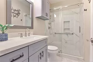 827 Garden Trace Ln, Houston, TX 77018 - Photo 17