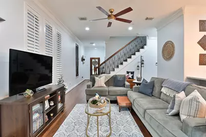 827 Garden Trace Lane, Houston, TX 77018 - Photo 9
