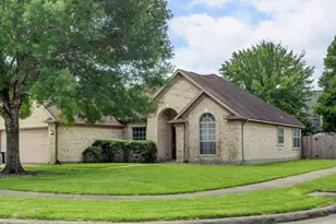 10302 Otter Circle Circle, Baytown, TX 77523 - Photo 3
