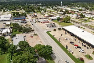 619 10th St, Hempstead, TX 77445 - Photo 23