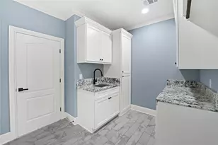 11173 County Rd 302, Plantersville, TX 77363 - Photo 17