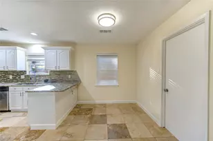 8826 Rowan Ln, Houston, TX 77036 - Photo 7