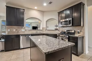 2449 Pamplona Ln, League City, TX 77573 - Photo 5