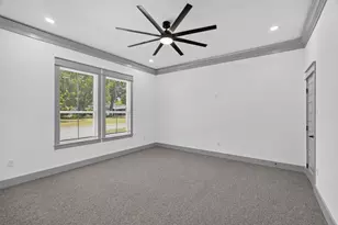 404 N Avenue H, Humble, TX 77338 - Photo 17