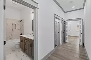 807 E 1st St, Humble, TX 77338 - Photo 27