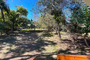 914 Back St, Columbus, TX 78934 - Photo 13