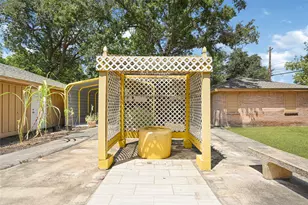 7702 Dashwood Dr, Houston, TX 77036 - Photo 35