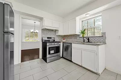 7702 Dashwood Drive, Houston, TX 77036 - Photo 13