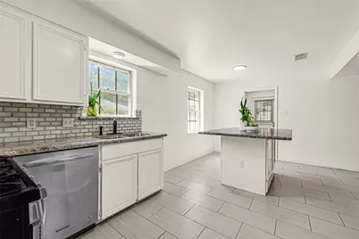 7702 Dashwood Drive, Houston, TX 77036 - Photo 13