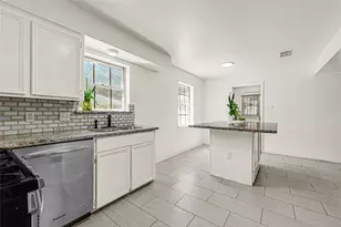 7702 Dashwood Dr, Houston, TX 77036 - Photo 13
