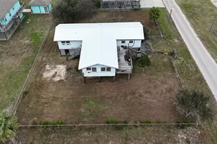 963 Gulfview Dr, Crystal Beach, TX 77650 - Photo 5