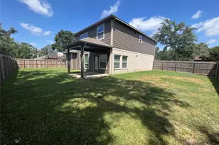 303 Woodhaven Dr, West Columbia, TX 77486 - Photo 15