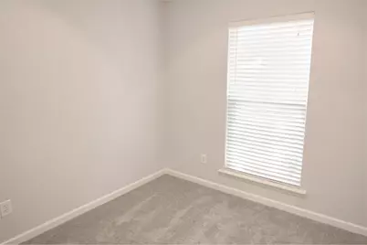 28 E Brookberry Court, The Woodlands, TX 77381 - Photo 11