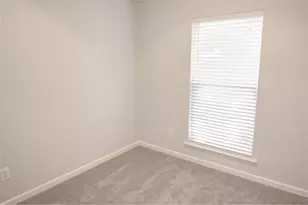 28 E Brookberry Ct, The Woodlands, TX 77381 - Photo 11