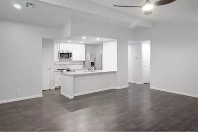 28 E Brookberry Court, The Woodlands, TX 77381 - Photo 5