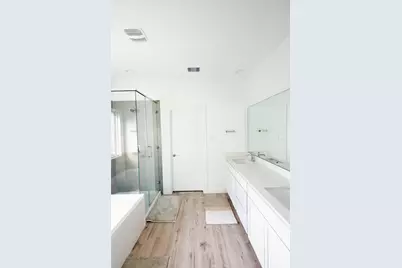 14035 Valley Creek Court, Conroe, TX 77384 - Photo 11