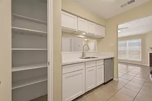 7814 Terra Cotta Dr, Houston, TX 77040 - Photo 9